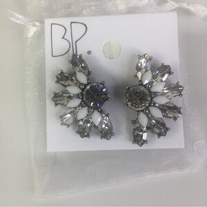 New BP Nordstrom crystal stud earrings floral fan white clear silver tone
